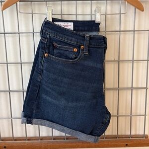 GAP Women’s 5” Girlfriend Short Mid Rise